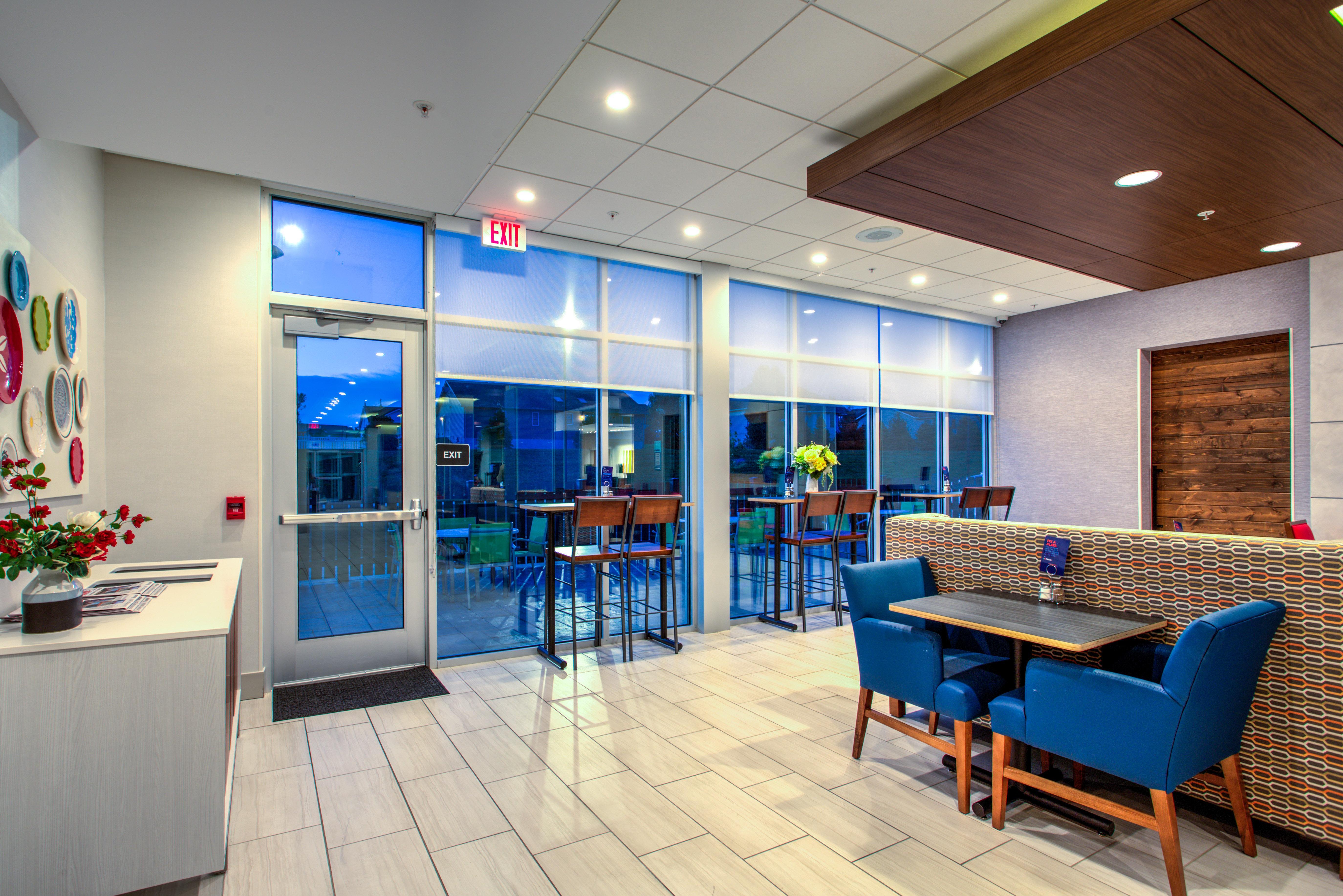 Holiday Inn Express & Suites Reedsville - State Coll Area, An Ihg Hotel エクステリア 写真