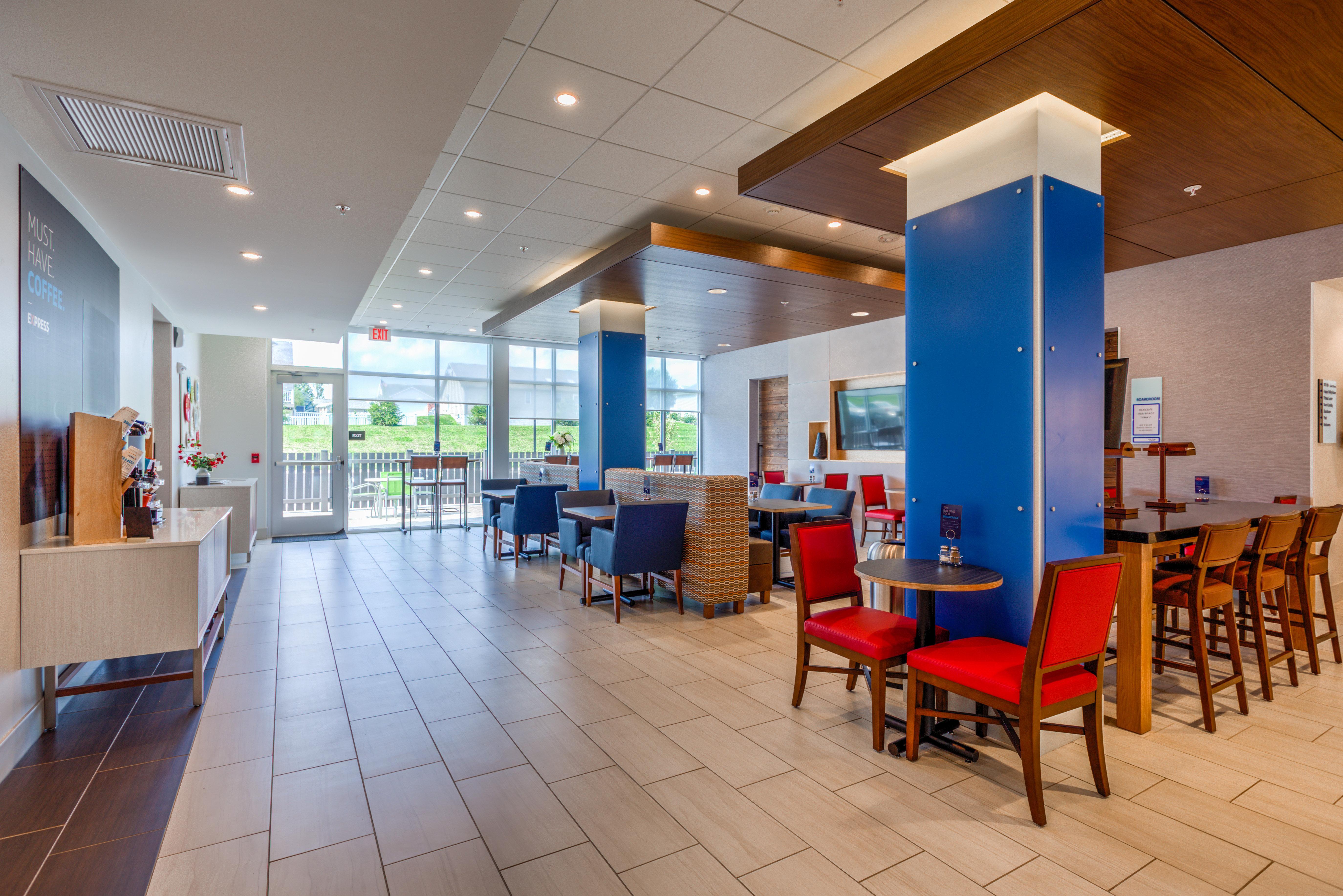 Holiday Inn Express & Suites Reedsville - State Coll Area, An Ihg Hotel エクステリア 写真