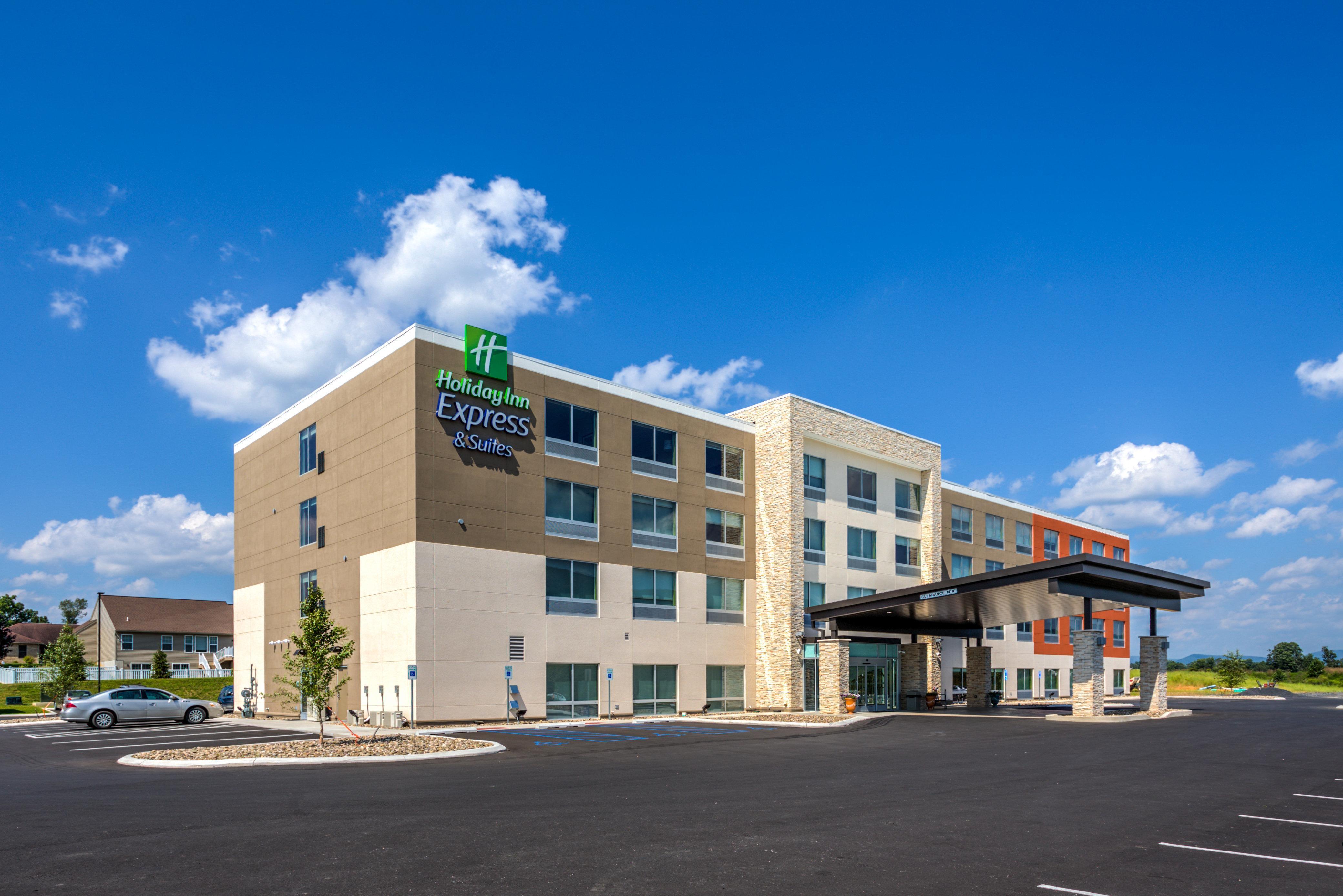 Holiday Inn Express & Suites Reedsville - State Coll Area, An Ihg Hotel エクステリア 写真