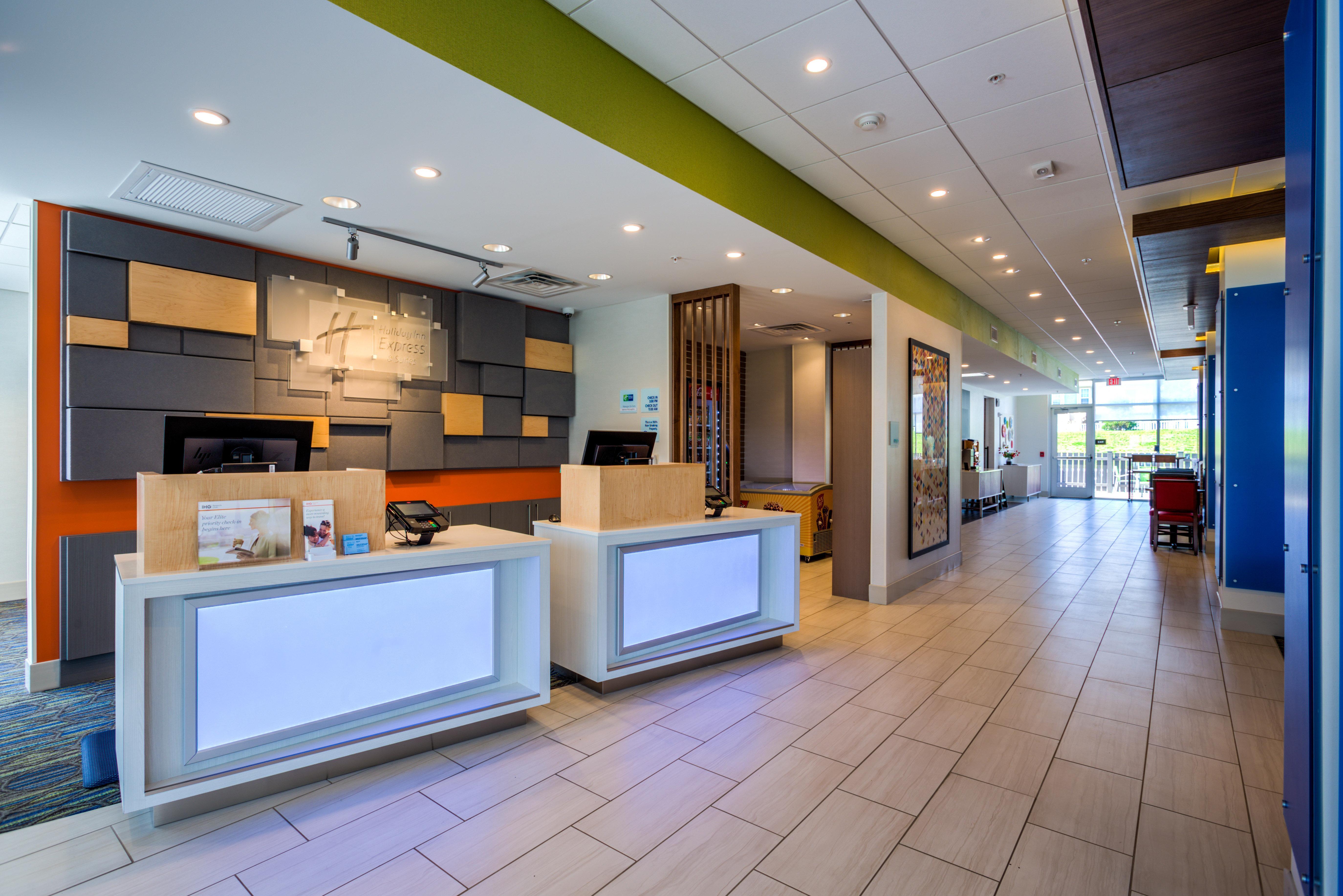 Holiday Inn Express & Suites Reedsville - State Coll Area, An Ihg Hotel エクステリア 写真